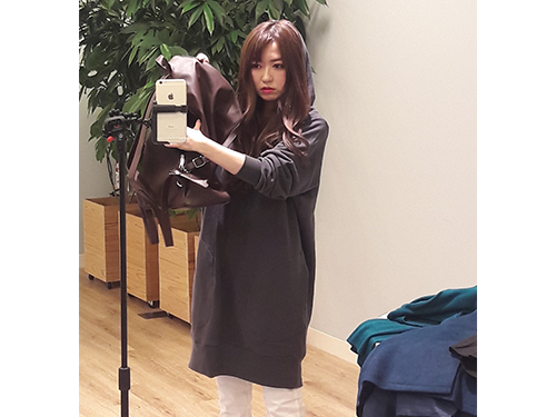 「オシャレウォーカー」はインフルエンサーを活用したライブコマースも実施